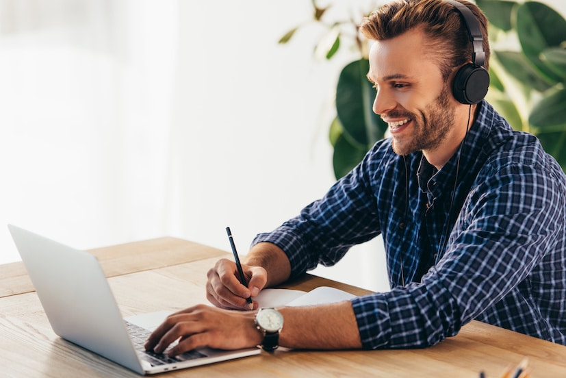 Deltag i online undervisning, kursus, webinar eller lign.